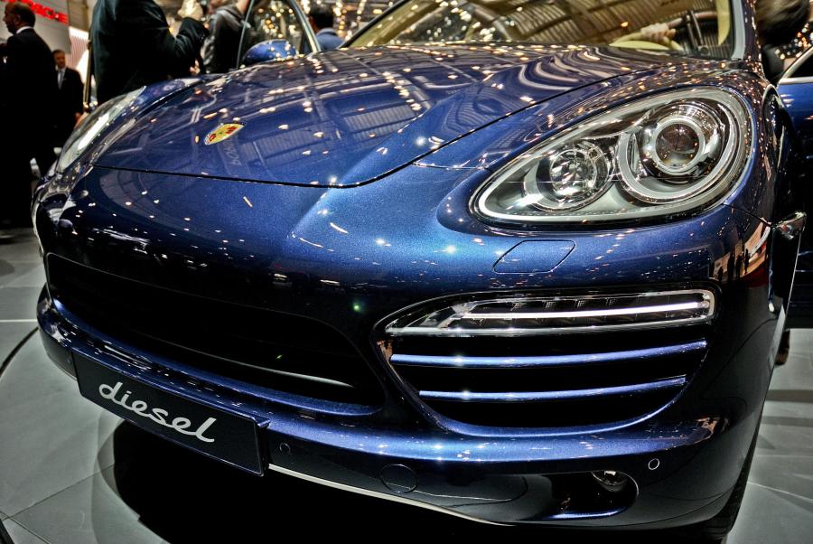  Porsche Cayenne 2011 года  (фото 17 из 107)